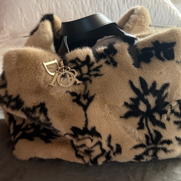 Dior Black and Tan Floral Faux Fur Shoulder Bag - Picture 5 of 10